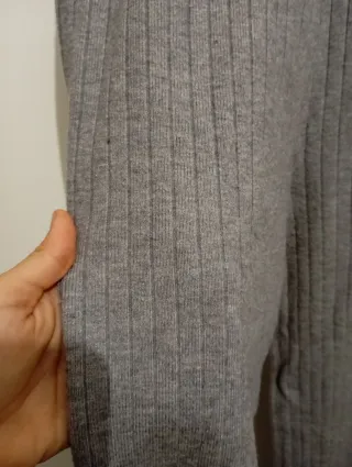 Pantalón de punto gris