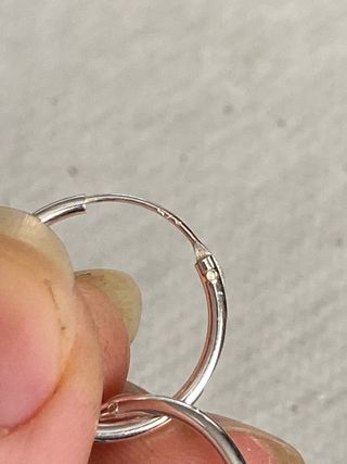 Orecchini argento a cerchio con perle di fiume