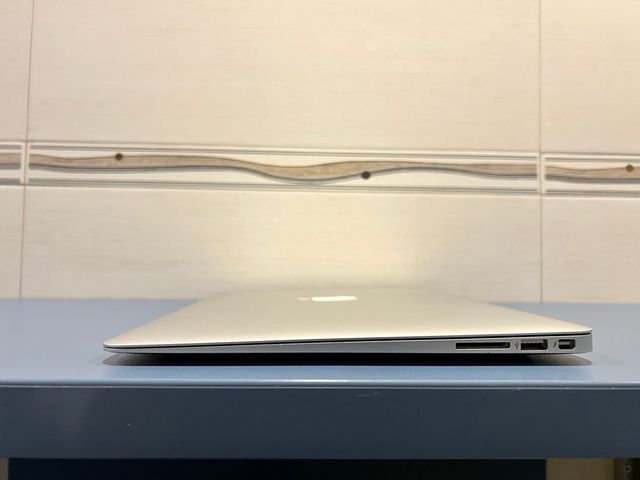 MacBook Air 13” (2017)