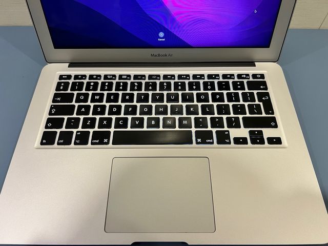 MacBook Air 13” (2017)