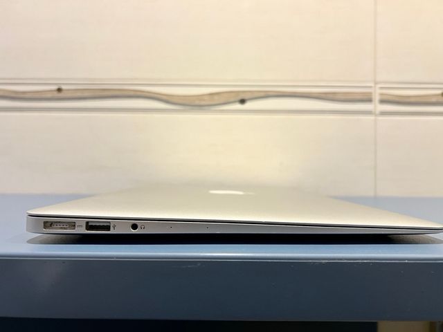 MacBook Air 13” (2017)