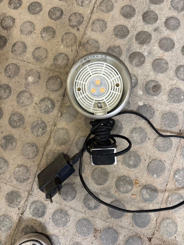 Lampada LED Argento e Bianca