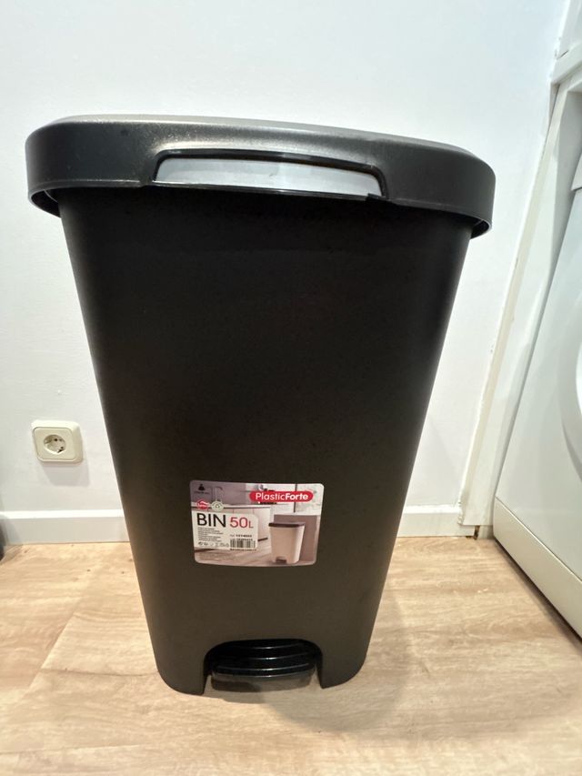 Cubo de basura 50L con pedal