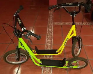 Patinete HOMCOM con ruedas grandes