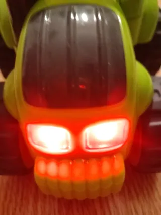 Tractor de juguete con remolque con luces