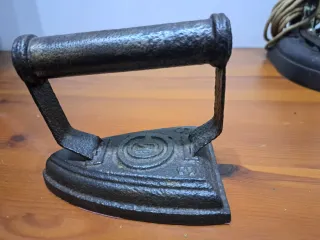 3 Planchas antiguas de hierro