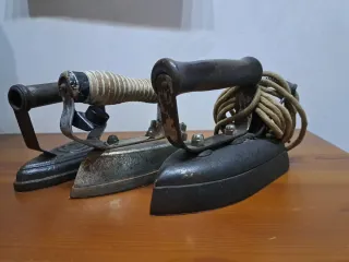 3 Planchas antiguas de hierro