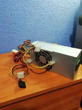 Fuente de Alimentación PC Plata