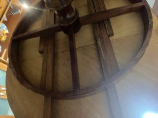 Mesa de Comedor Ovalada de Madera