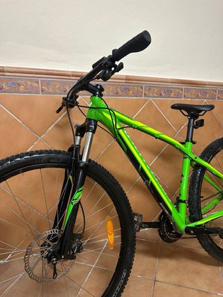 Bicicleta da mountain bike Specialized Rockhopper MTB verde
