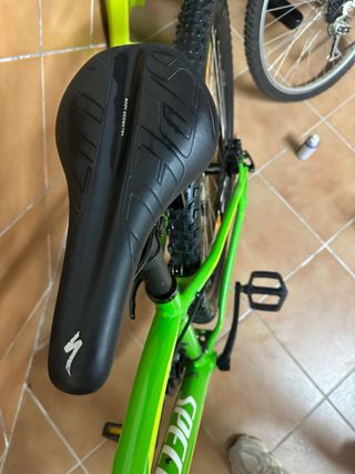 Bicicleta da mountain bike Specialized Rockhopper MTB verde