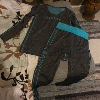Conjunto deportivo camiseta y pantalón