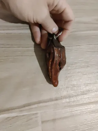 Llavero artesanal cocodrilo