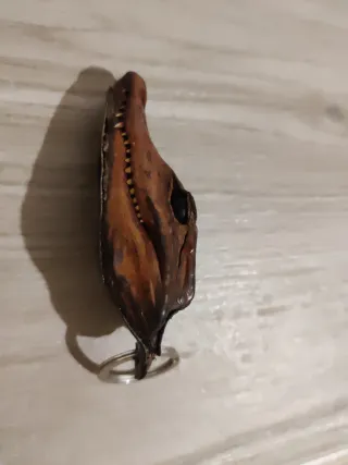 Llavero artesanal cocodrilo