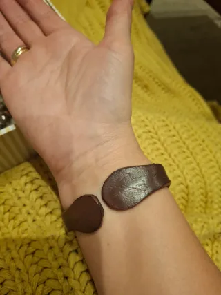 Pulsera piedras cuero adaptable