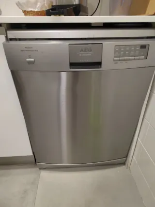 Lavavajillas AEG impecable