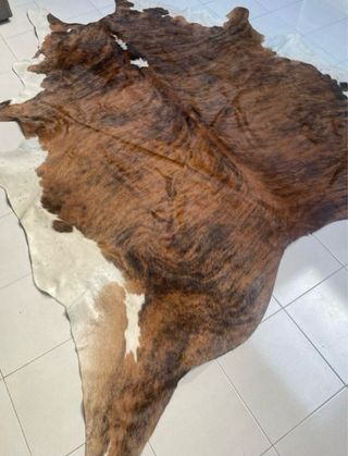 Alfombra Piel de Vaca Marrón y Blanca nunca usada