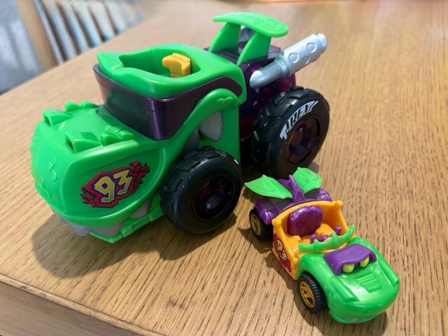 Camión T-Rex con Coche