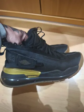 Zapatillas Nike Talla 42 Negras y Blancas