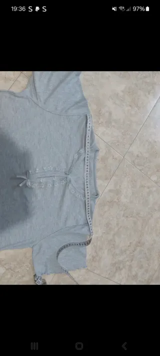 Camicia da notte grigia con pizzo