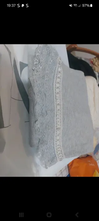 Camicia da notte grigia con pizzo