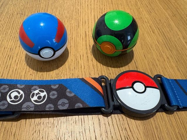 Cinturón Pokemon con 2 Pokeballs