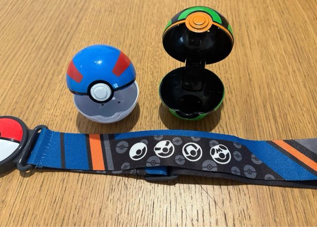 Cinturón Pokemon con 2 Pokeballs