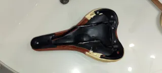 Sillón retro marrón y beige