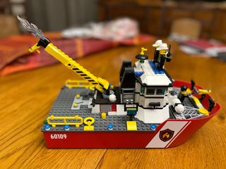Lego City 60109 Barco de Bomberos