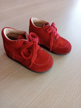 Scarponcini rossi n. 20