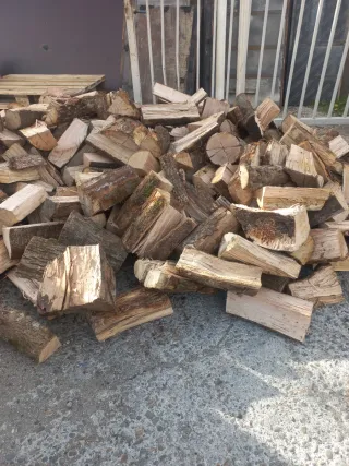 Leña de roble, haya y almendro