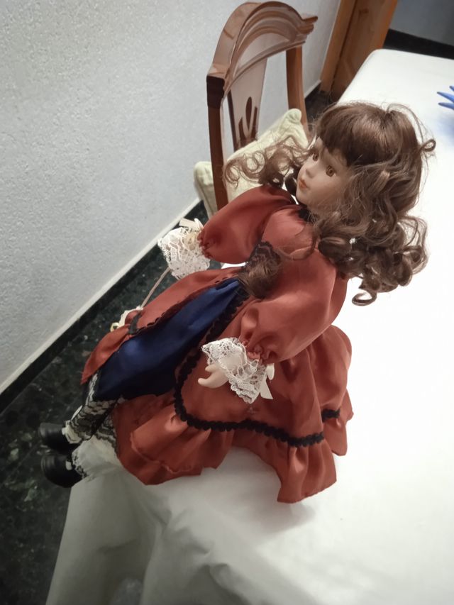 Muñeca Porcelana Vintage Elegante 43cm