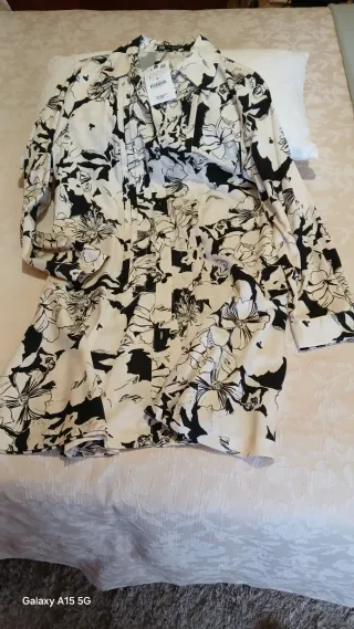 Vestido Zara floral blanco y negro