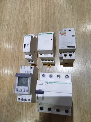 Interruptores automáticos Schneider diferencial