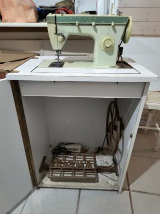Máquina de coser Singer a pedal