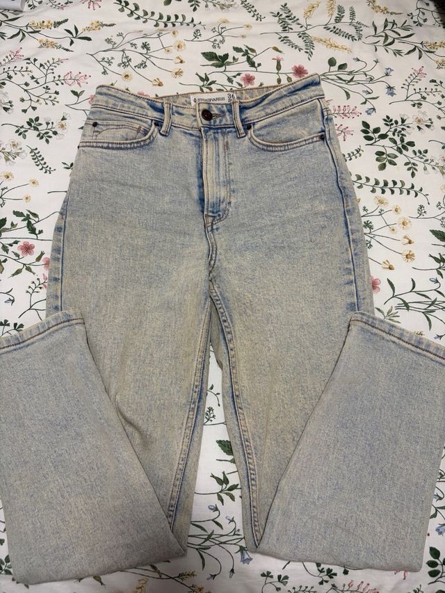 Pantalón vaquero Stradivarius