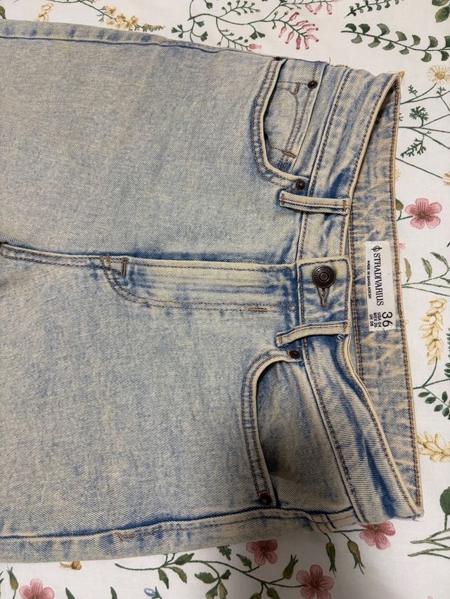 Pantalón vaquero Stradivarius