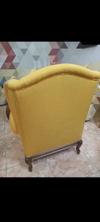 Sillón Orejero Retapizado Tela y Madera