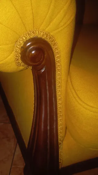 Sillón Orejero Retapizado Tela y Madera