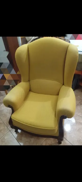 Sillón Orejero Retapizado Tela y Madera