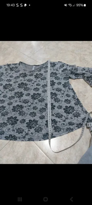 Maglia maniche lunghe fantasia floreale