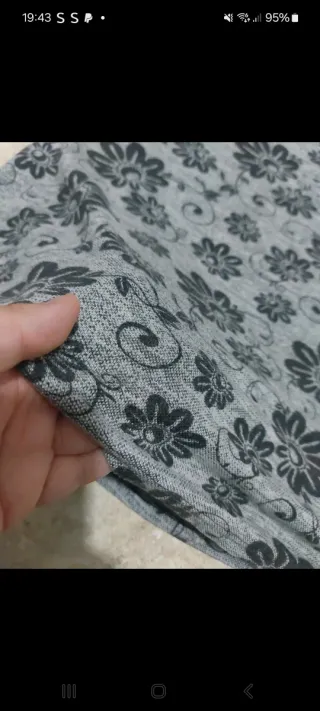 Maglia maniche lunghe fantasia floreale