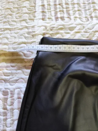 Falda polipiel negra mujer