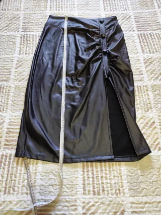 Falda polipiel negra mujer