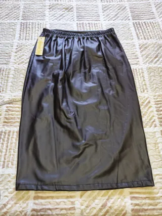 Falda polipiel negra mujer