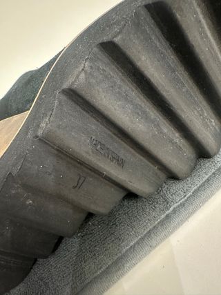 Botines ante cuña negros