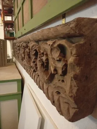 Viga madera tallada artesanalmente  Siglo catapum