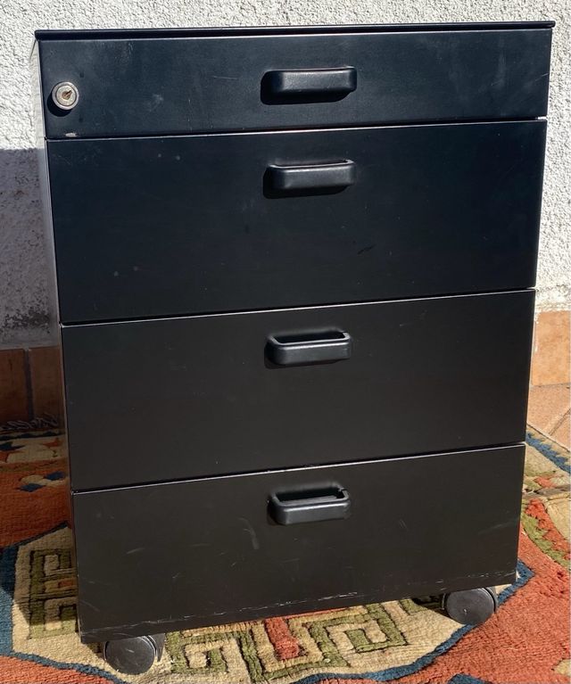 Coppia cassettiere ufficio nere con ruote