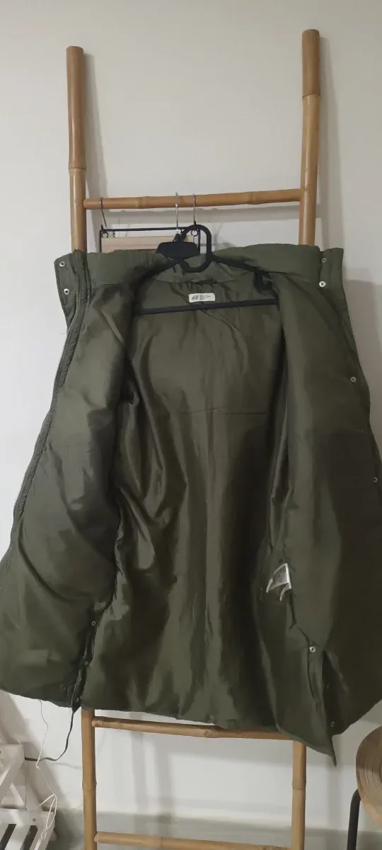 Abrigo plumífero H&M verde