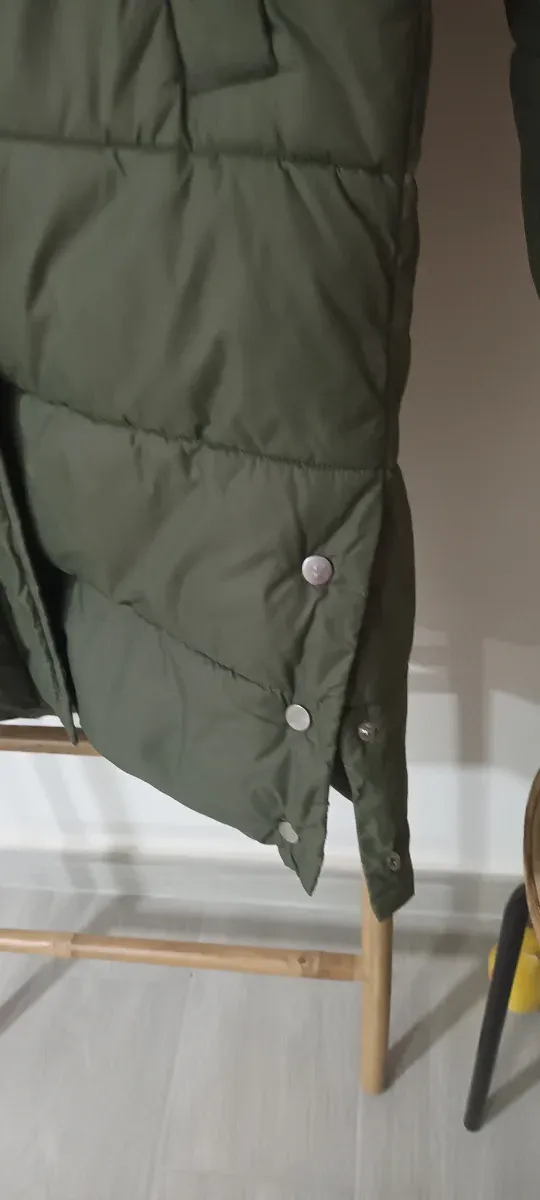 Abrigo plumífero H&M verde